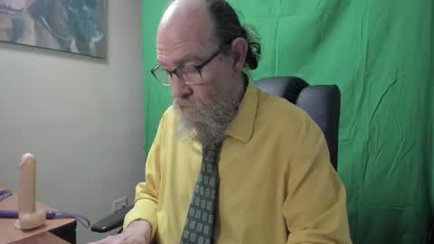 Snapshot of uncle_hottiecb chatting on March 18, 4:32 pm Uncle Hottie online show from March 18, 4:32 pm