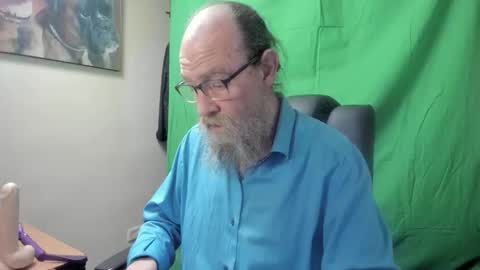 Snapshot of uncle_hottiecb chatting on March 20, 6:57 pm Uncle Hottie online show from March 20, 6:57 pm