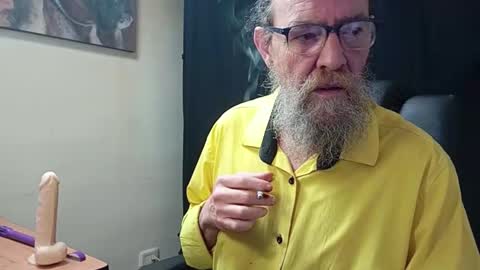 Snapshot of uncle_hottiecb chatting on March 26, 6:35 pm Uncle Hottie online show from March 26, 6:35 pm