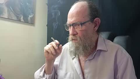 Snapshot of uncle_hottiecb chatting on March 27, 5:34 pm Uncle Hottie online show from March 27, 5:34 pm
