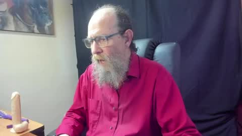 Snapshot of uncle_hottiecb chatting on April 1, 5:21 pm Uncle Hottie online show from April 1, 5:21 pm