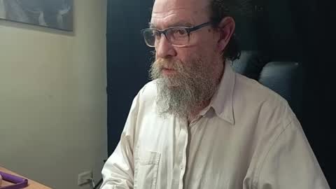 Snapshot of uncle_hottiecb chatting on April 2, 4:04 pm Uncle Hottie online show from April 2, 4:04 pm