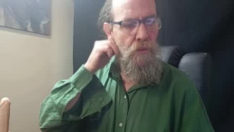 Snapshot of uncle_hottiecb chatting on April 4, 4:48 pm Uncle Hottie online show from April 4, 4:48 pm