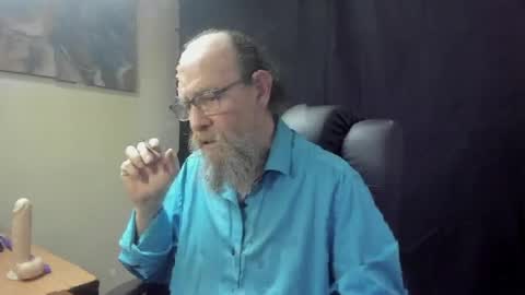 Snapshot of uncle_hottiecb chatting on April 6, 6:42 pm Uncle Hottie online show from April 6, 6:42 pm