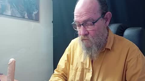 Snapshot of uncle_hottiecb chatting on April 9, 5:07 pm Uncle Hottie online show from April 9, 5:07 pm