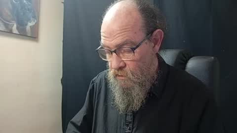 Snapshot of uncle_hottiecb chatting on April 11, 5:28 pm Uncle Hottie online show from April 11, 5:28 pm