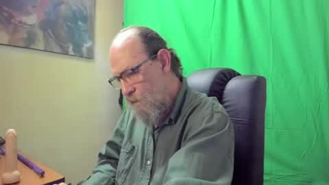Snapshot of uncle_hottiecb chatting on April 15, 4:58 pm Uncle Hottie online show from April 15, 4:58 pm