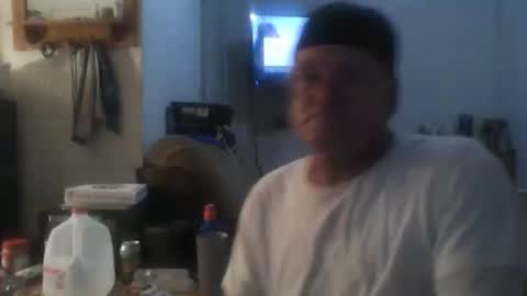 unclemuff online show from February 25, 5:39 am