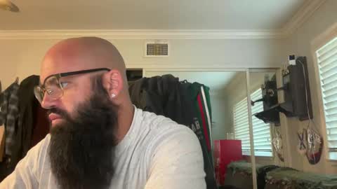 Snapshot of uncutbeard129840 chatting on April 2, 2:26 pm uncutbeard129840 online show from April 2, 2:26 pm