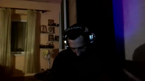 underguy19 online show from October 29, 9:05 pm