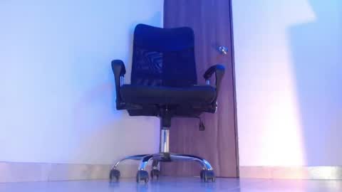   online show from April 29, 12:05 am