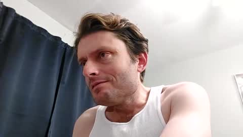 Snapshot of undress_me_ chatting on January 17, 2:29 am undress me online show from January 17, 2:29 am