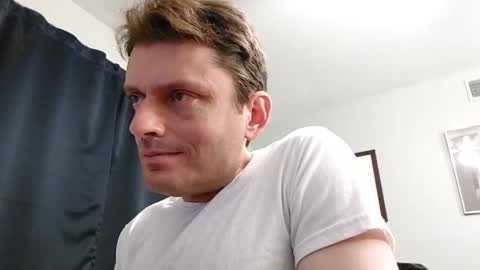 Snapshot of undress_me_ chatting on March 2, 11:20 pm undress me online show from March 2, 11:20 pm