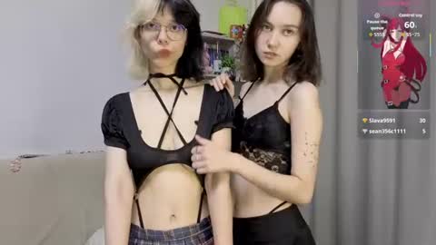 Snapshot of unforgettablehelen chatting on June 15, 4:09 pm unforgettablehelen online show from June 15, 4:09 pm