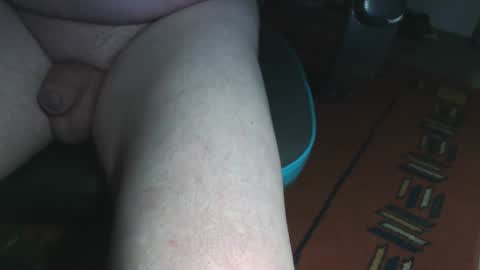 Snapshot of ungcouple21 chatting on December 6, 2:13 am ungcouple21 online show from December 6, 2:13 am