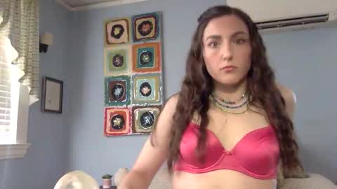 Snapshot of unicornfairy55 chatting on October 1, 3:18 pm Lola Moonstone online show from October 1, 3:18 pm