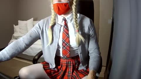 Snapshot of unicum2009 chatting on April 27, 3:43 pm Mylittlecute online show from April 27, 3:43 pm
