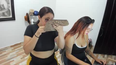 Kary and jhoa online show from January 23, 11:47 pm