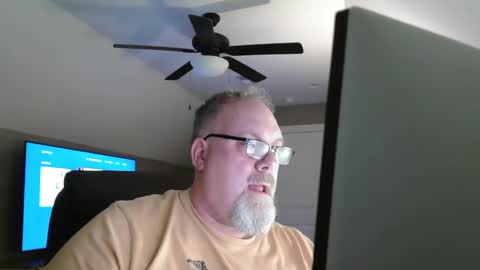 Snapshot of up2later chatting on January 27, 4:20 am up2later online show from January 27, 4:20 am