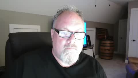 Snapshot of up2later chatting on September 19, 3:30 am up2later online show from September 19, 3:30 am