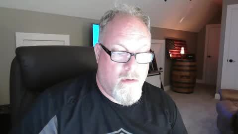 Snapshot of up2later chatting on September 21, 5:31 am up2later online show from September 21, 5:31 am