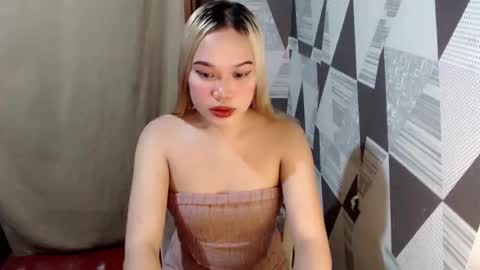 Snapshot of ur_anarosesexdoll chatting on February 6, 8:23 pm anarose online show from February 6, 8:23 pm