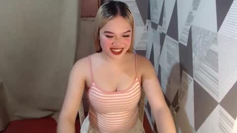 Snapshot of ur_anarosesexdoll chatting on February 18, 9:22 pm anarose online show from February 18, 9:22 pm