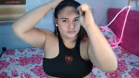 Snapshot of ur_baby_rebbecca chatting on December 12, 3:16 pm SINGLE online show from December 12, 3:16 pm