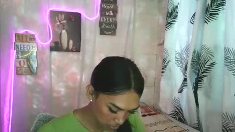 ur_dazzlingmorenaxx online show from March 25, 4:07 am