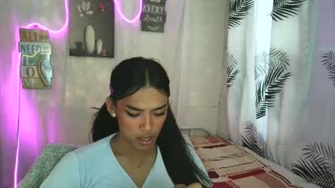 ur_dazzlingmorenaxx online show from April 6, 3:37 am