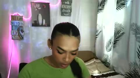 ur_dazzlingmorenaxx online show from June 1, 2:02 am