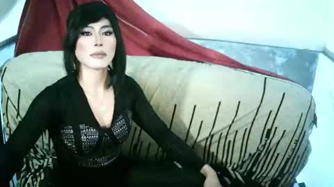 MISS ANNA online show from April 9, 10:15 pm