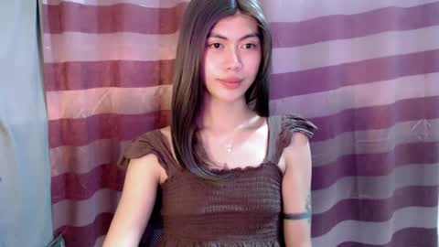 Snapshot of ur_extra_petite chatting on June 27, 12:22 pm online show from June 27, 12:22 pm