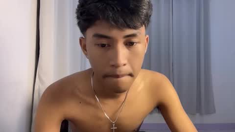 ur_fuckerbttm online show from November 15, 9:28 am