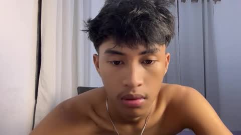 ur_fuckerbttm online show from November 18, 11:03 am