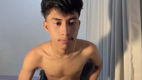 ur_fuckerbttm online show from November 29, 3:09 am