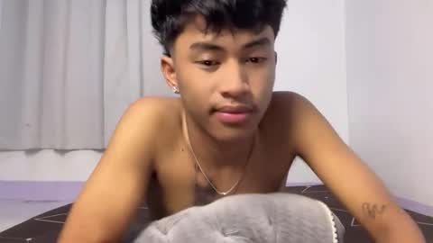 ur_fuckerbttm online show from December 1, 12:59 am