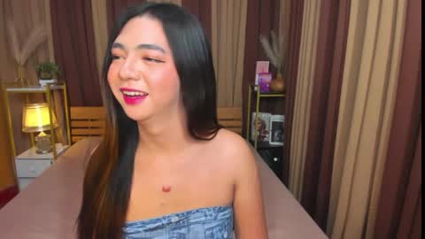ur_girl_dwalker online show from May 3, 7:58 am