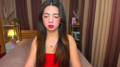 ur_girl_dwalker online show from May 8, 7:46 am