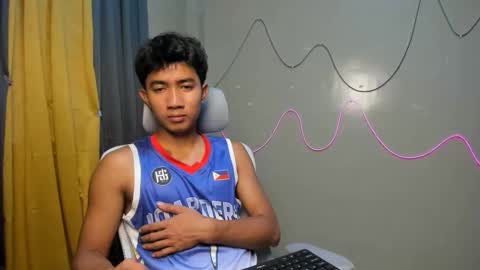 Snapshot of ur_hottestjonny chatting on May 9, 2:55 pm jonny online show from May 9, 2:55 pm