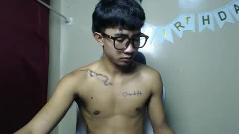Snapshot of ur_hottestjonny chatting on June 4, 11:00 pm jonny online show from June 4, 11:00 pm
