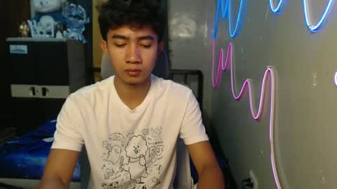 Snapshot of ur_hottestjonny chatting on June 20, 11:29 pm jonny online show from June 20, 11:29 pm