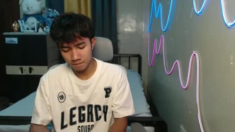 Snapshot of ur_hottestjonny chatting on June 22, 10:56 am jonny online show from June 22, 10:56 am