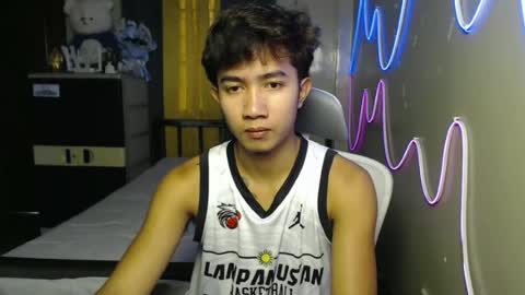 Snapshot of ur_hottestjonny chatting on June 23, 2:31 am jonny online show from June 23, 2:31 am