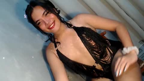 Snapshot of ur_krissyxxx chatting on May 30, 10:34 am kriss online show from May 30, 10:34 am