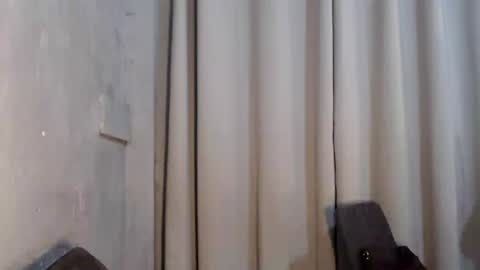Snapshot of ur_krissyxxx chatting on June 23, 10:02 am kriss online show from June 23, 10:02 am