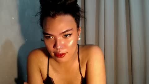 Snapshot of ur_krissyxxx chatting on July 28, 8:52 pm kriss online show from July 28, 8:52 pm