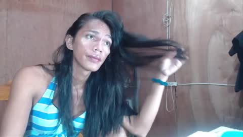 Snapshot of ur_prescious_xxx chatting on May 22, 10:21 am Ur Lovely Pricious online show from May 22, 10:21 am