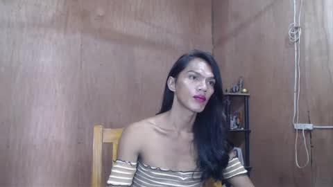 Snapshot of ur_prescious_xxx chatting on May 24, 12:04 am Ur Lovely Pricious online show from May 24, 12:04 am
