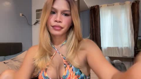 Snapshot of ur_secret_lover9 chatting on November 7, 9:09 am BARBIE- DONT FORGET TO FOLLOW ME AND GIVE ME THUMBS UP online show from November 7, 9:09 am